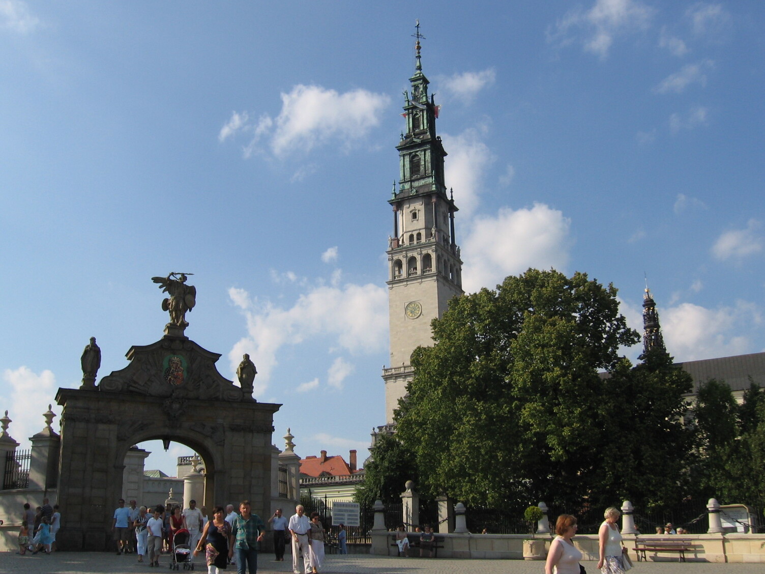 波兰：Jasna Gora（发光山）的神社) - Cz?stochowa | Secret World Trip Planner