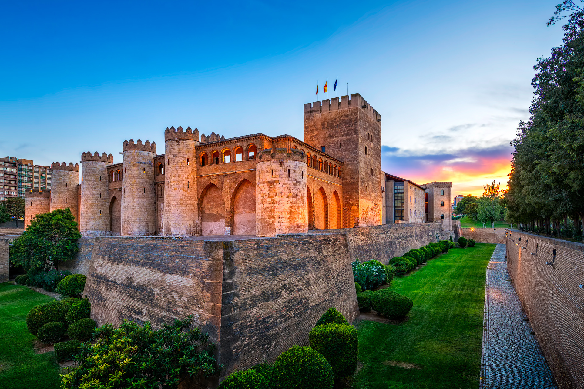 ארמון אלג ' פריה - Zaragoza | Secret World Trip Planner