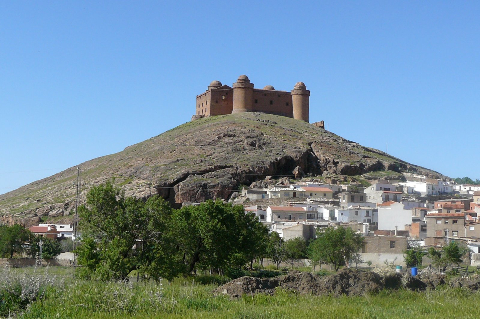 Castello di Calahorra, situato a est di Granada - La Calahorra | Secret World Trip Planner