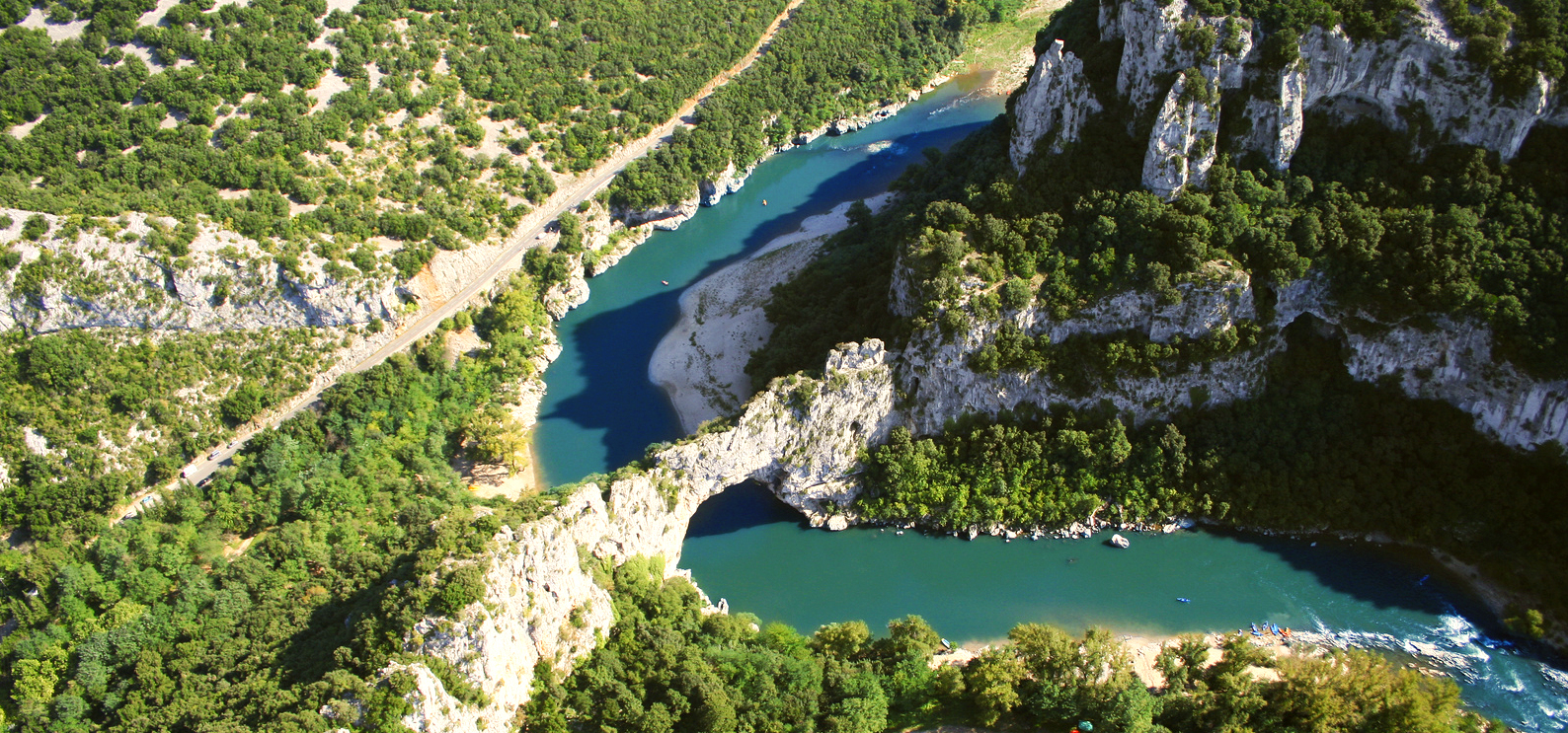 阿德切峡谷 - Saint-Remèze | Secret World Trip Planner