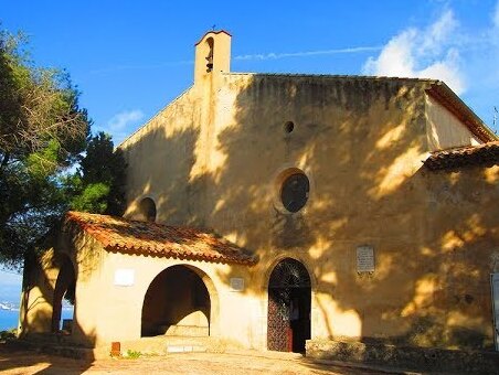 Garoupe โบสถ์ - Antibes | Secret World Trip Planner