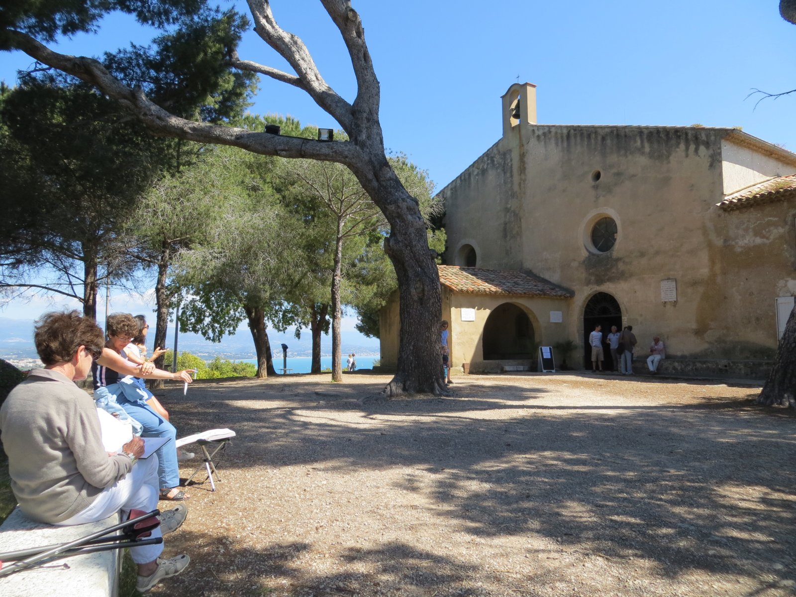 Garoupe โบสถ์ - Antibes | Secret World Trip Planner