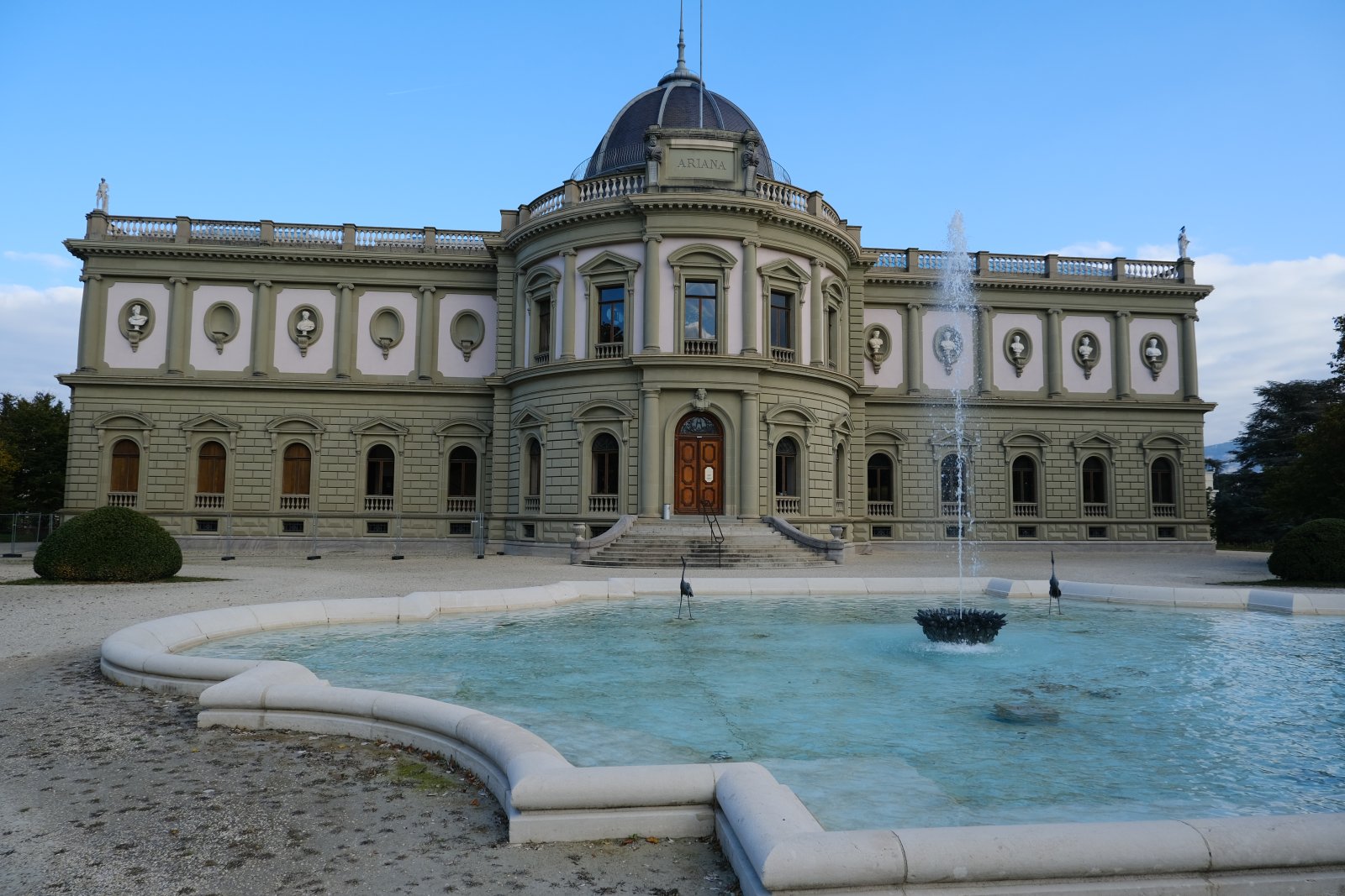 阿丽亚娜博物馆 - Genève | Secret World Trip Planner