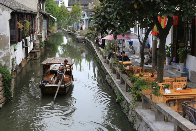 平江路是苏州一条历史悠久的街道 - Suzhou | Secret World Trip Planner