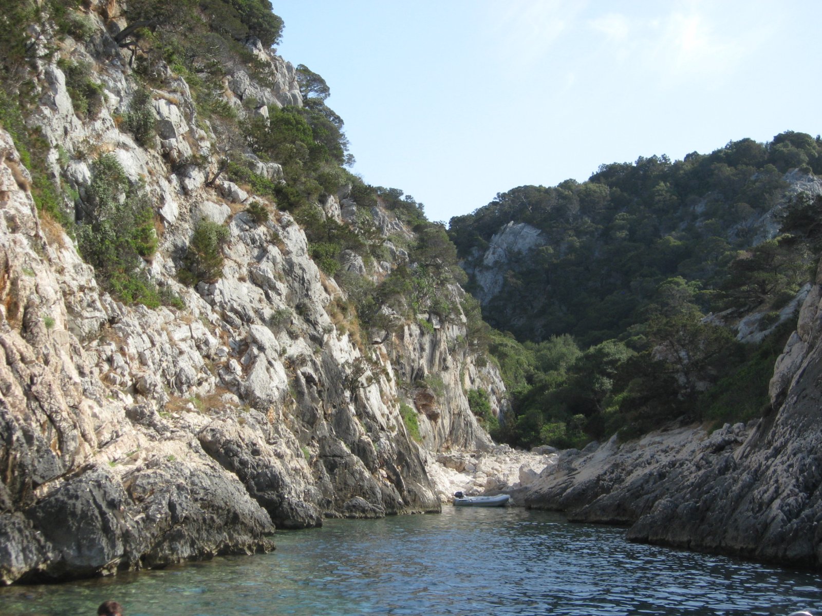 സാർഡിനിയ: മനോഹരമായ ബീച്ച് of Ispuligedenie (Cala Mariolu ) - Baunei | Secret World Trip Planner