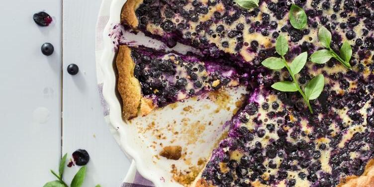 Finland: Mustikkapiirakka eller tranbärskaka  | Secret World Trip Planner