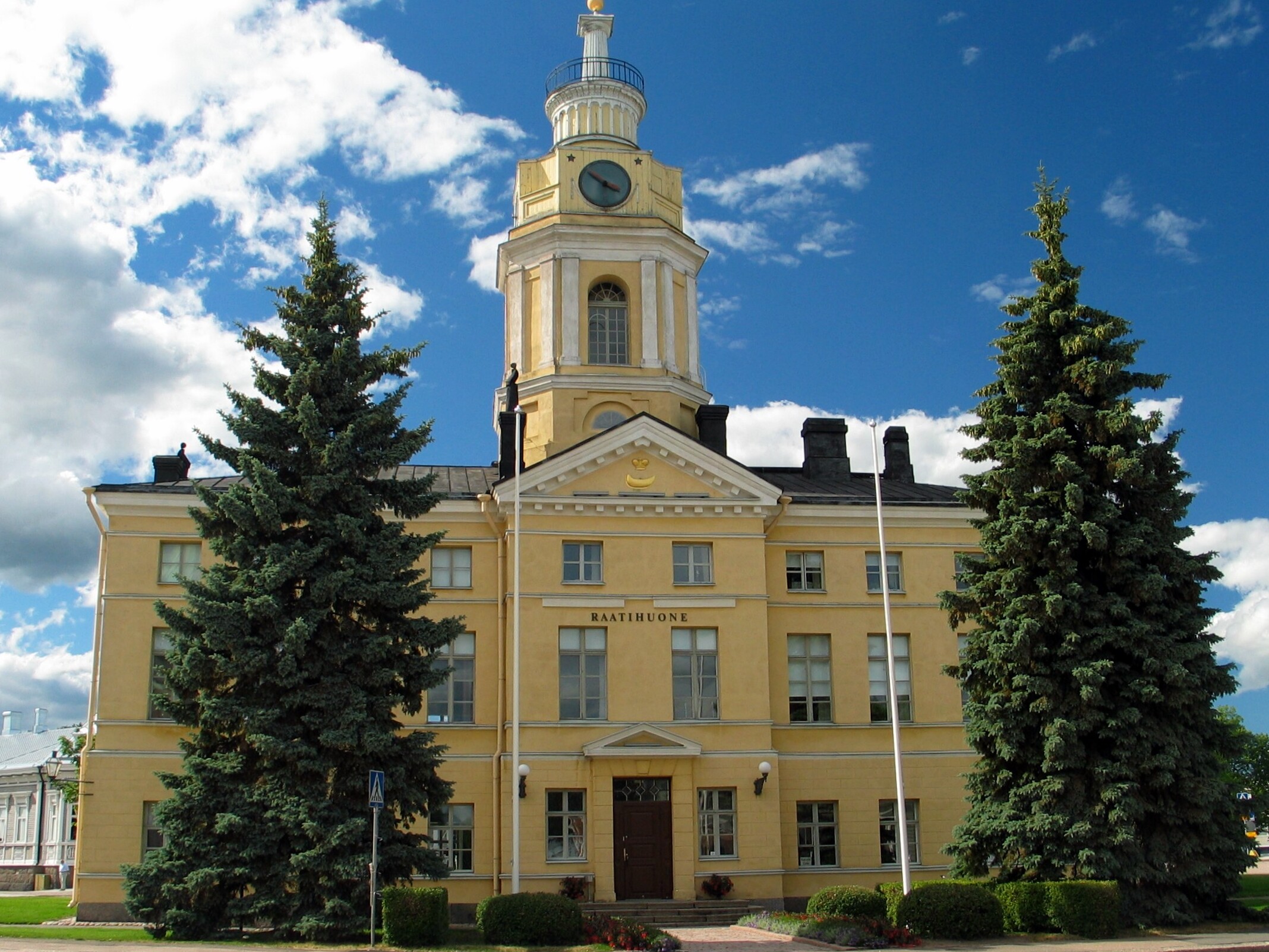 টাউন হল আক্ষরিক হ্যামিনা শহরের কেন্দ্র - Hamina | Secret World Trip Planner