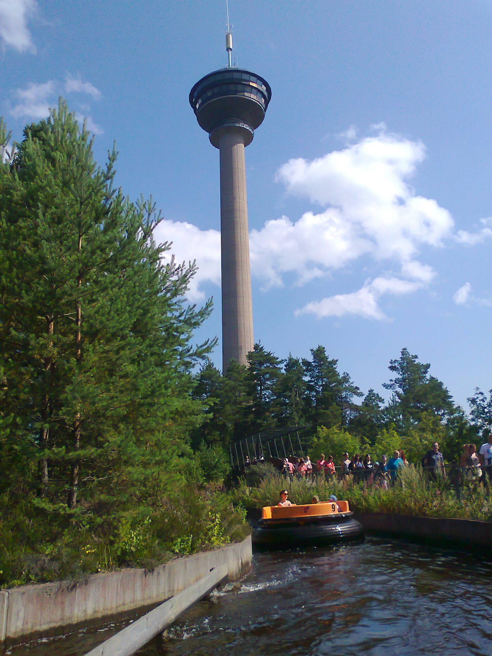 Särkänniemi是芬兰坦佩雷的一个游乐园 - Tampere | Secret World Trip Planner