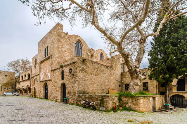 Η Παναγία του Κάστρου - Rhodos-Stadt | Secret World Trip Planner