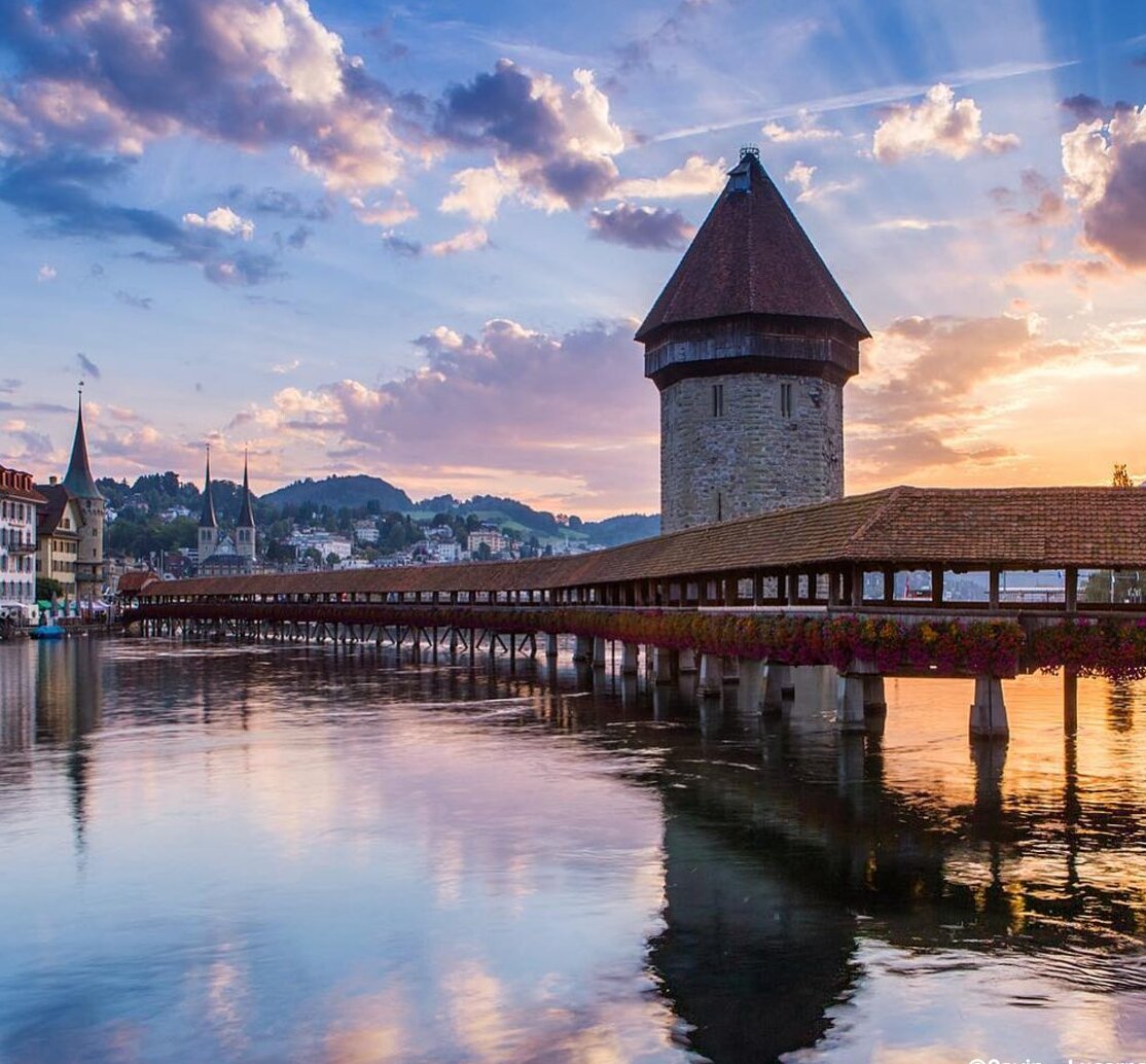 Lucerna és gyönyörű fahídja (Kapellbrücke ) - Luzern | Secret World Trip Planner