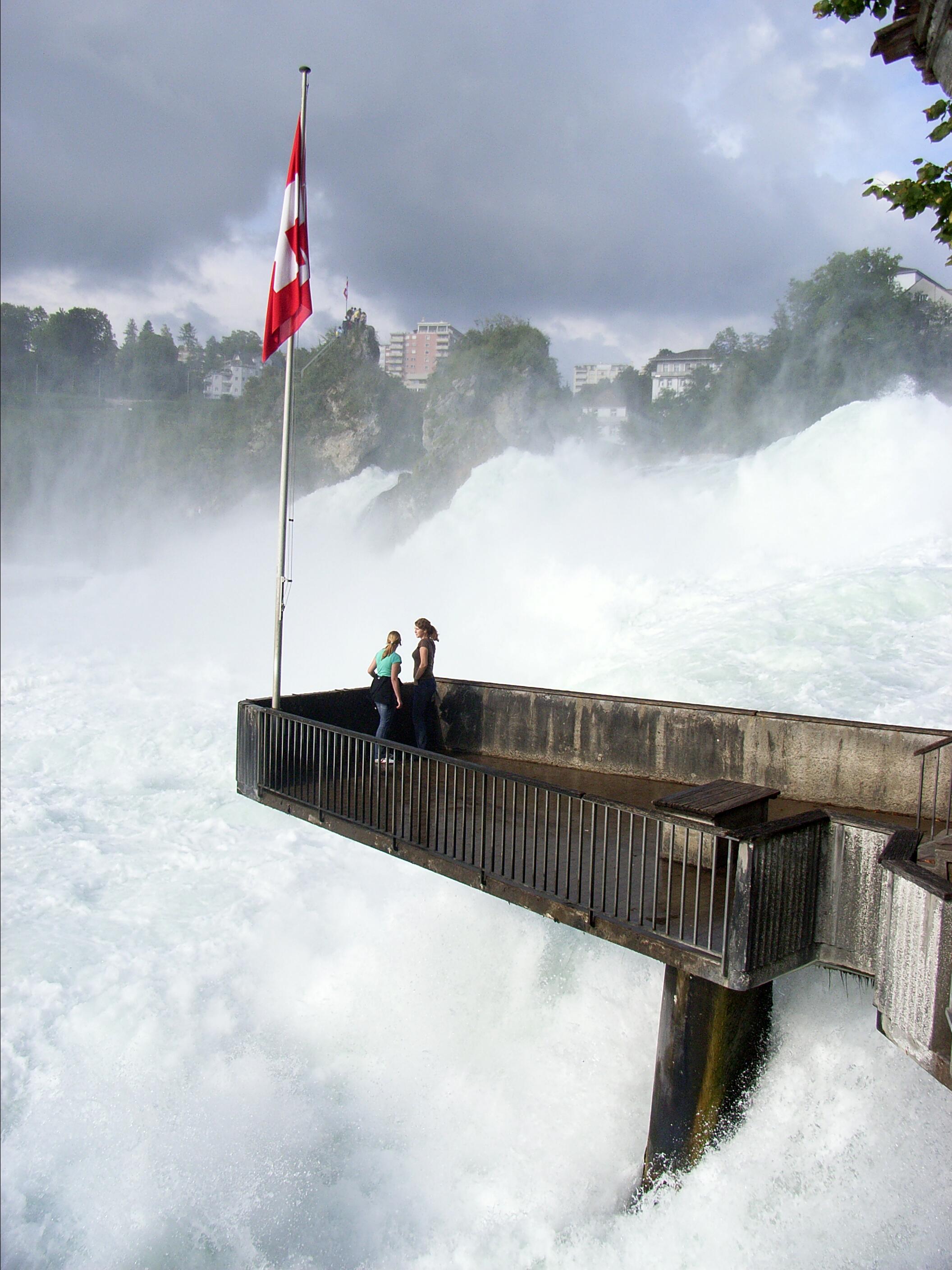 Rheinfall: úžasné vodopády na Rýně - Neuhausen am Rheinfall | Secret World Trip Planner