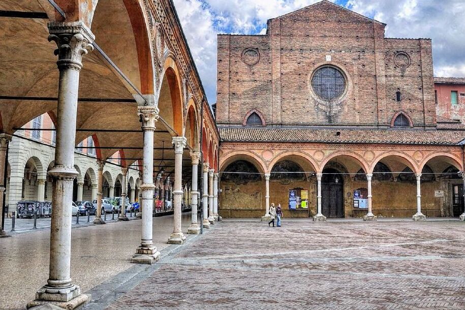 הבזיליקה של סנטה מריה dei Servi - Bologna | Secret World Trip Planner