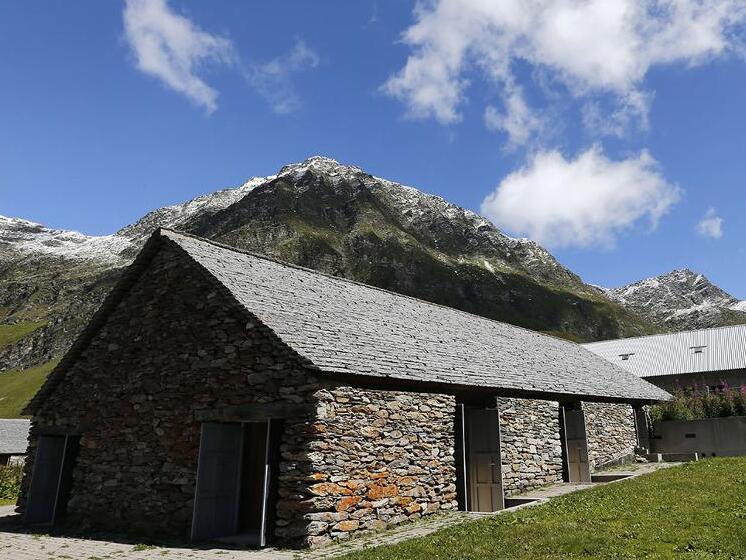 Pusat Biologi Alpine  - Quinto | Secret World Trip Planner