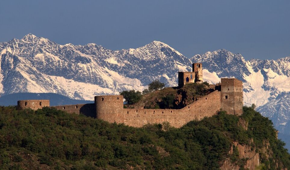 Bolzano וטירת Firmiano - Bolzano | Secret World Trip Planner