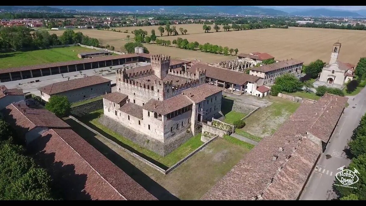 Romantiskais Cavernago ciems - Cavernago | Secret World Trip Planner