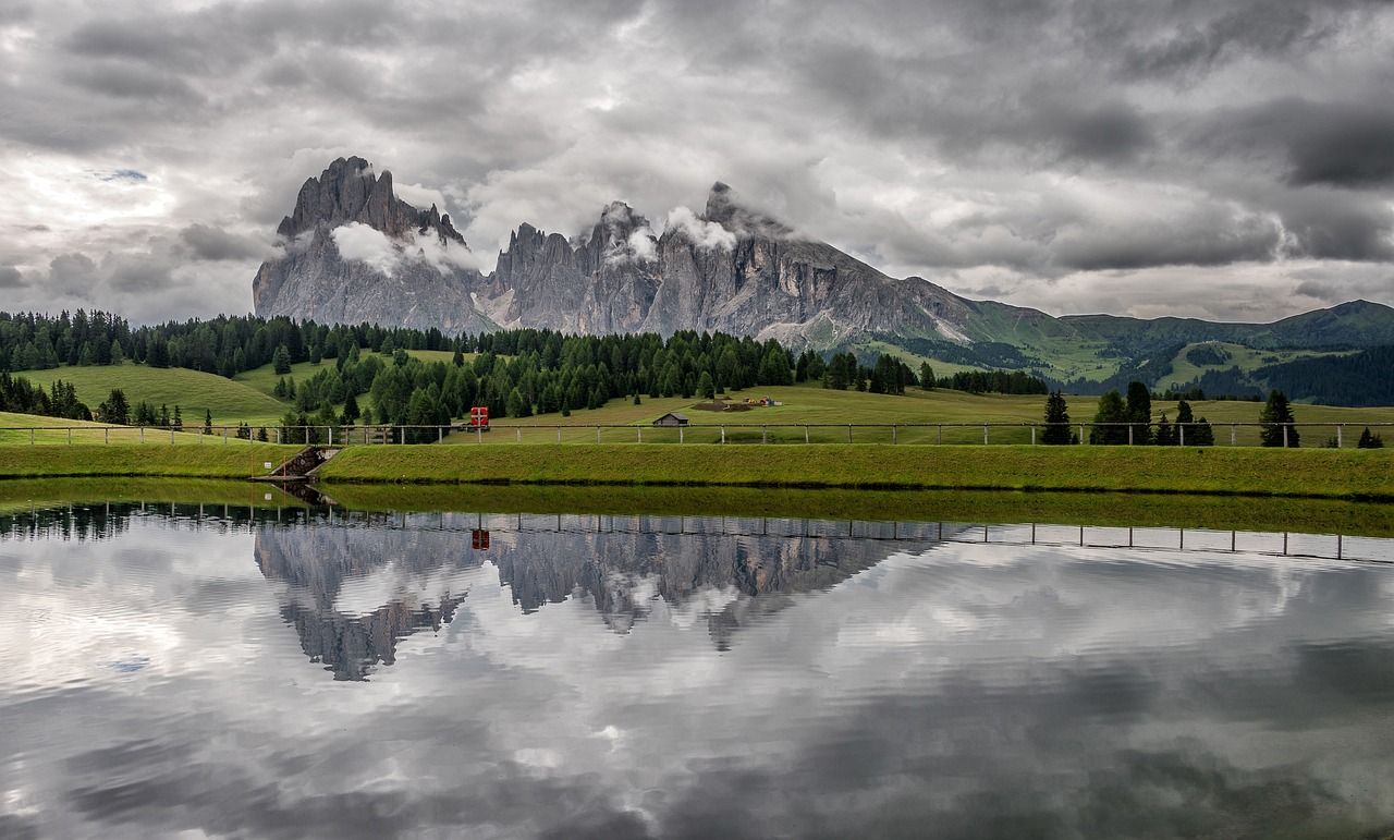 Dolomites / Sasolungo Masif - Sassolungo | Secret World Trip Planner