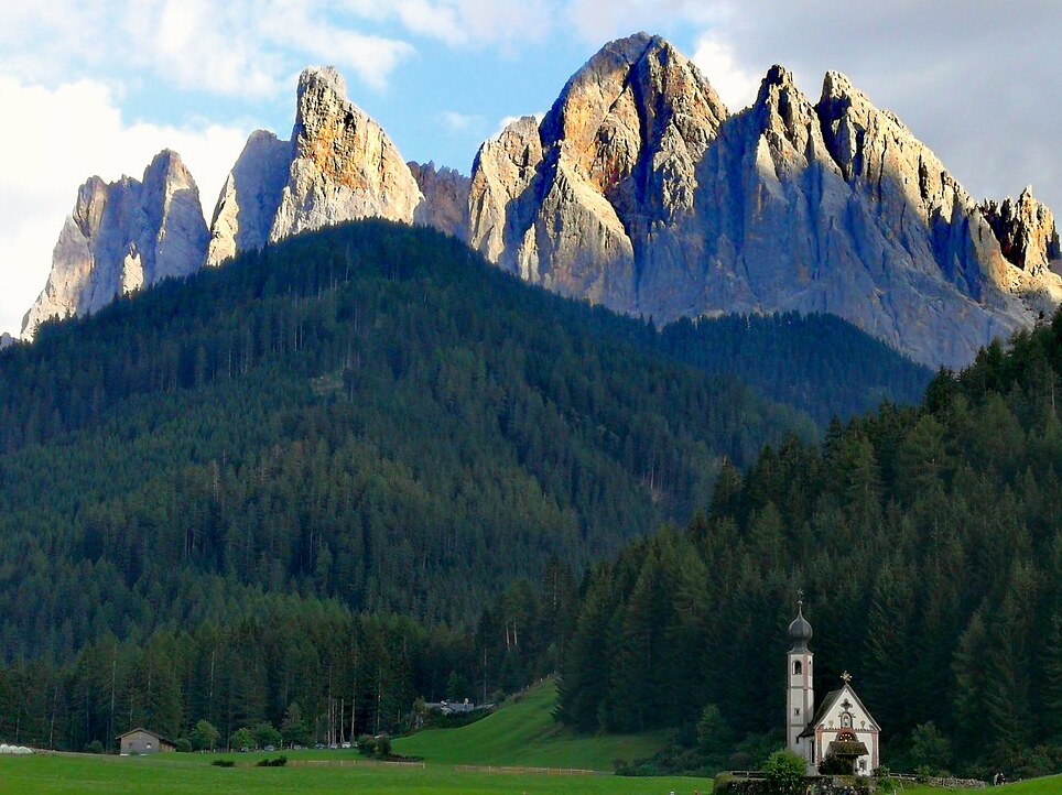 Dolomites | Kisha E San Giovanni në Ranui - 2 | Secret World Trip Planner
