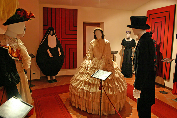 Museo dei Costumi di Teatro - Serrone | Secret World Trip Planner