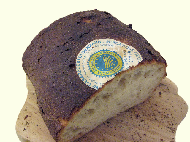 Casareccio brød fra Genzano IGP - Genzano di Roma | Secret World Trip Planner