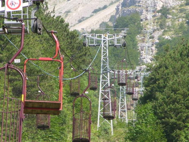 Grotte del Cavallone. Les plus hautes grottes d'Europe accessibles aux touristes - Via Gravara | Secret World Trip Planner