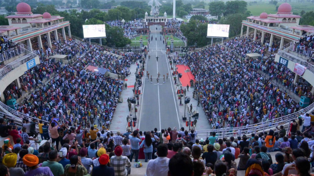 Cerimonia al confine di Wagah - Hardo Rattan | Secret World Trip Planner