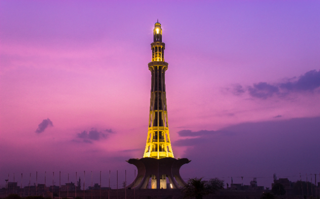 Знаменитый Минар-и-Пакистан - Lahore | Secret World Trip Planner