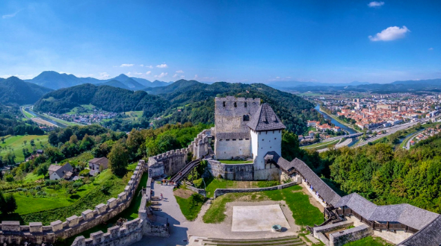 Castillo de Celje - Cesta na Grad 78 | Secret World Trip Planner