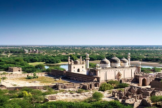 Mosquée Abbasi - Chandni | Secret World Trip Planner