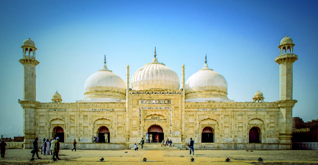 Mosquée Abbasi - Chandni | Secret World Trip Planner