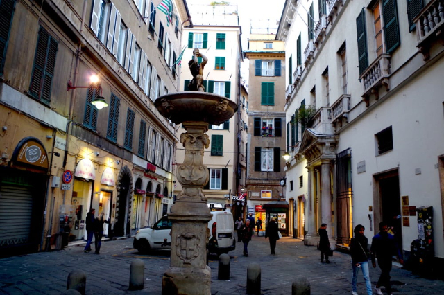 Herkuli në dyqan - Genova | Secret World Trip Planner
