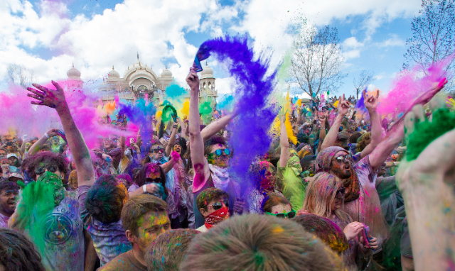 Colori di primavera: Holi al Tempio Sri Radha Krishna, Utah - Spanish Fork | Secret World Trip Planner
