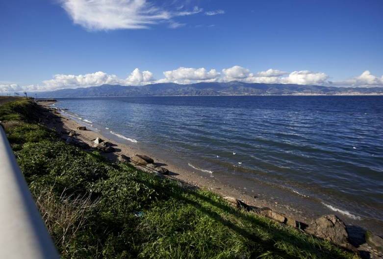 Kalabrien: ein aufregender Tag als Surfer am Strand von Giunchi - Reggio Calabria | Secret World Trip Planner