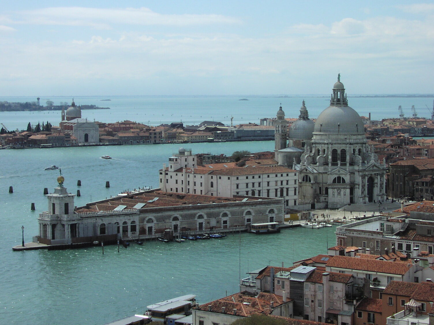 Venezi / బాసిలికా ఆఫ్ శాంటా మేరియా డెల్లా వందనం  - Venezia | Secret World Trip Planner