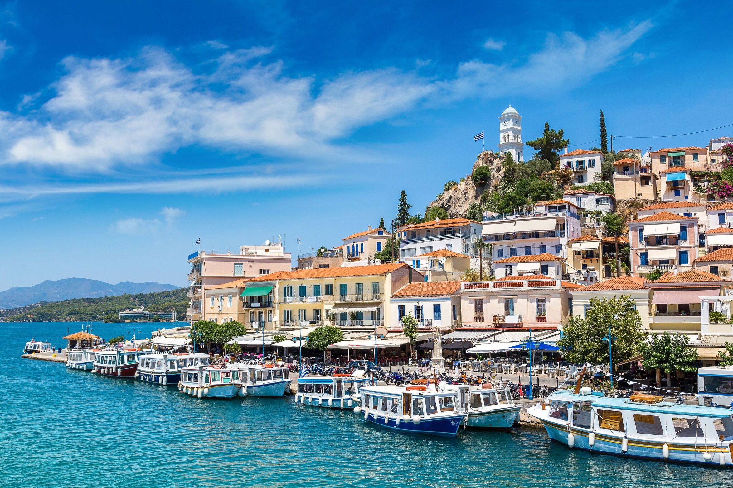 Situr í hjarta Saronic Persaflóa, Poros er svolítið Blue gimsteinn! - Poros | Secret World Trip Planner