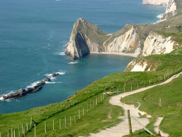 Durdle Door....Eine Spitzenschatzkiste an der englischen Küste. - Durdle Door | Secret World Trip Planner