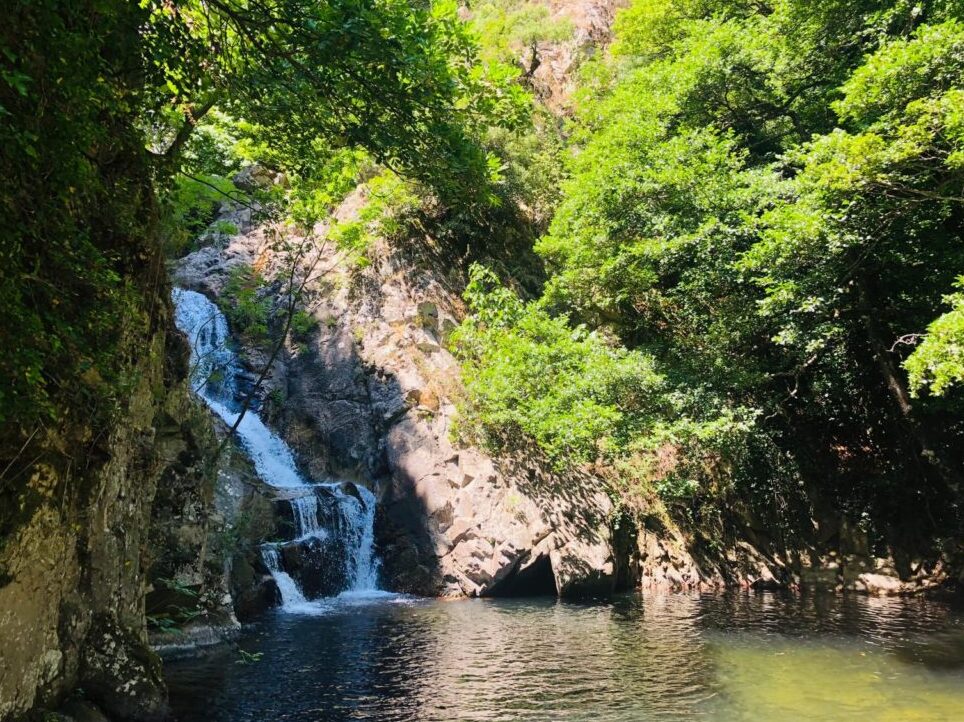 A cachoeira de Marmari - Cascata del Marmarico | Secret World Trip Planner