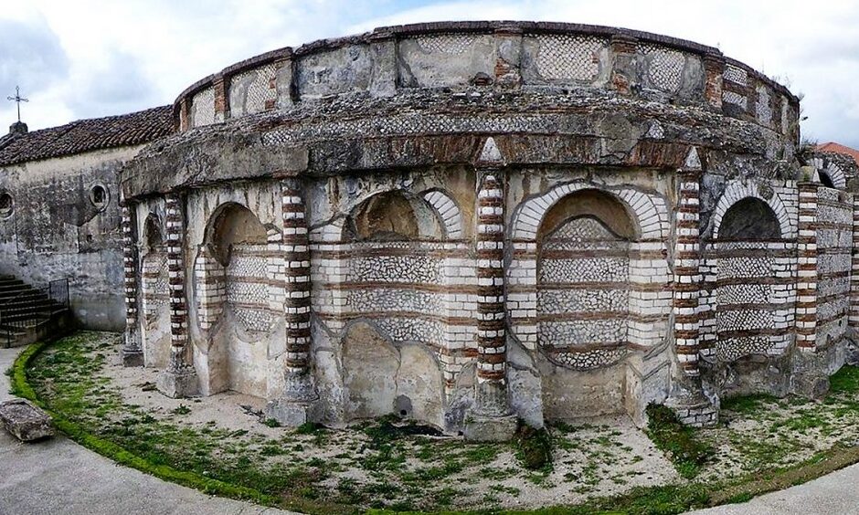 Свети Приск и римски Погребален Мавзолей - San Prisco | Secret World Trip Planner