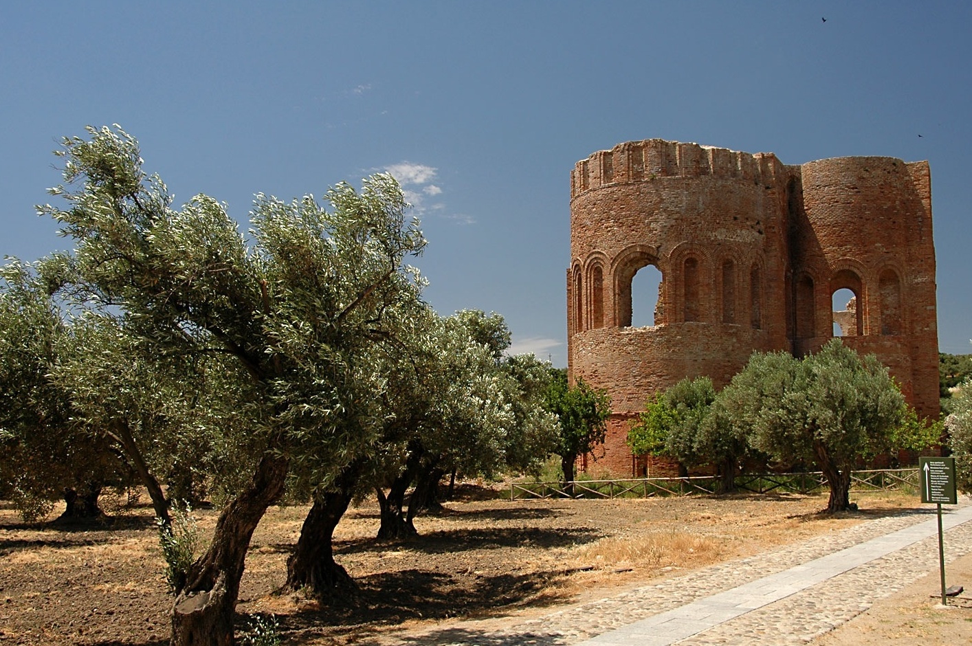 Scolacium Régészeti Park - Strada Statale 106 Jonica | Secret World Trip Planner