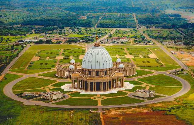 Basilique Notre-Dame de la Paix - Yamoussoukro | Secret World Trip Planner