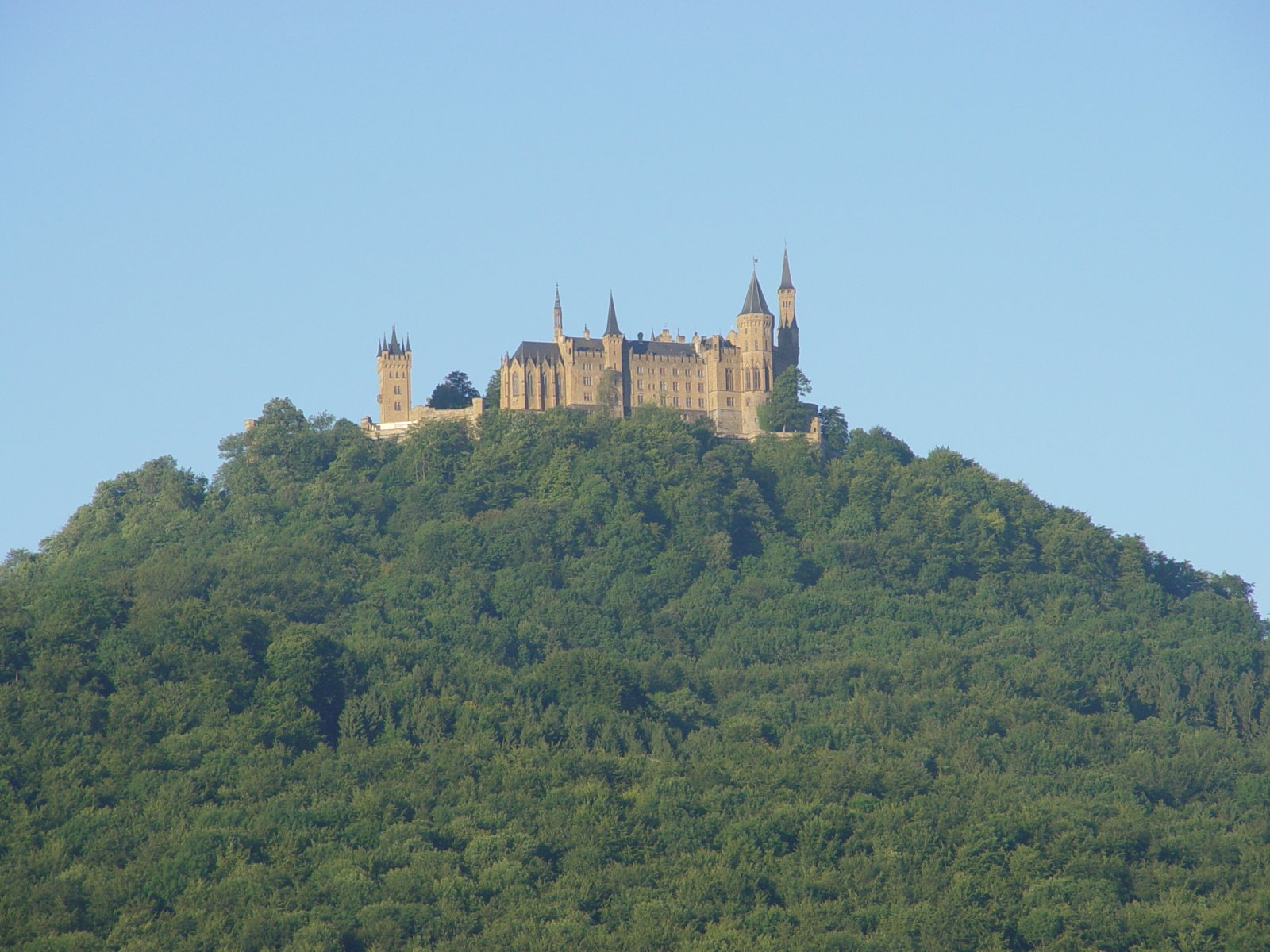 Château de Hohenzollern - Burg Hohenzollern | Secret World Trip Planner