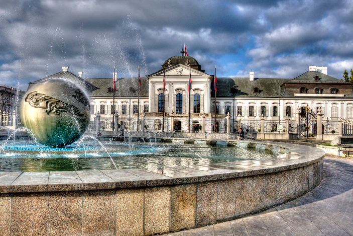 Itu Grassalkovich Istana di Bratislava - Bratislava | Secret World Trip Planner
