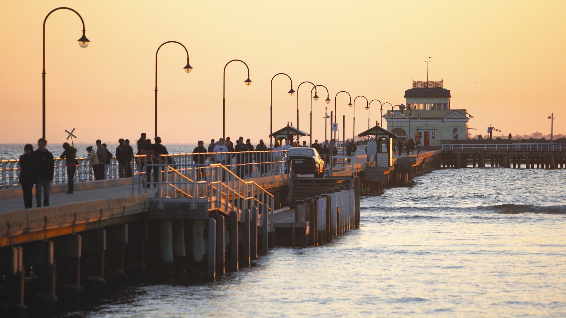 ਆਸਟਰੇਲੀਆ | ਐਸਟੀ Kilda ਬੀਚ - St Kilda beach | Secret World Trip Planner