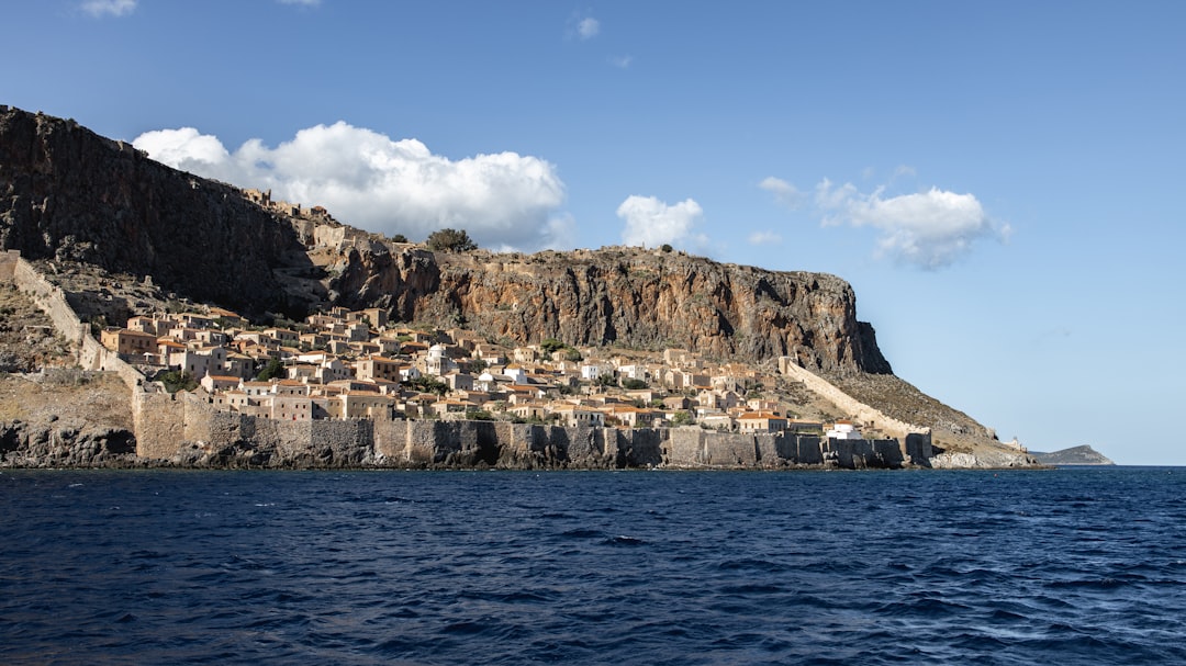 Monemvasia / seinaga küla - Malvasia | Secret World Trip Planner