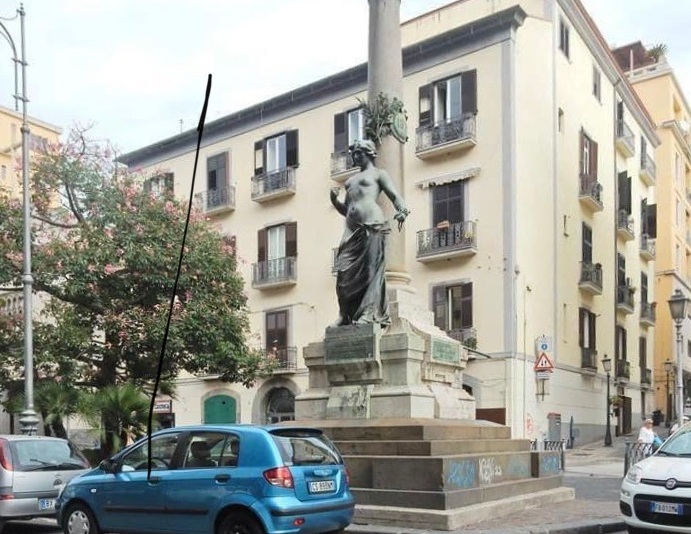 ಸ್ಮಾರಕ ಮೀಸಲಾಗಿರುವ ಹುತಾತ್ಮರ ಸ್ವಾತಂತ್ರ್ಯ, ಹೇಳಿದರು ಮೂಲಕ salernitans ಸಹ ಪ್ರತಿಮೆ - Statua della Libertà | Secret World Trip Planner