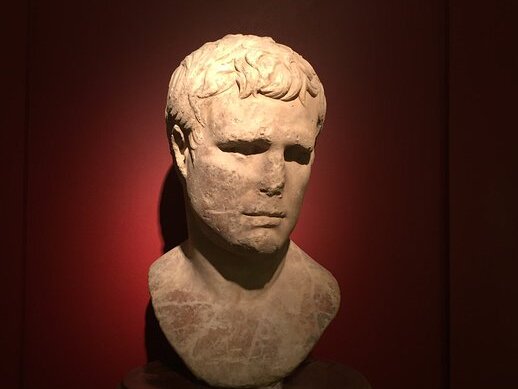 প্রত্নতাত্ত্বিক যাদুঘর ভিটো Capialbi এবং বক্ষ Agrippa - Vibo Valentia | Secret World Trip Planner