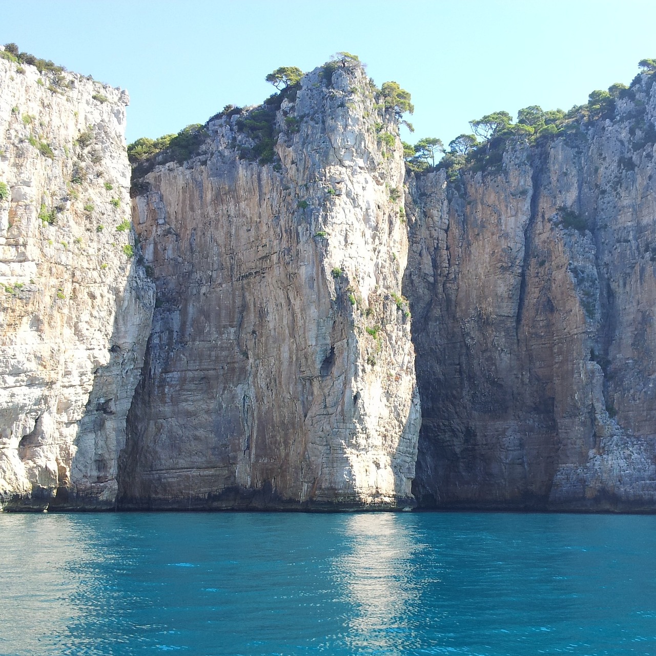 Olive Rock - Scoglio dell'Ulivo | Secret World Trip Planner