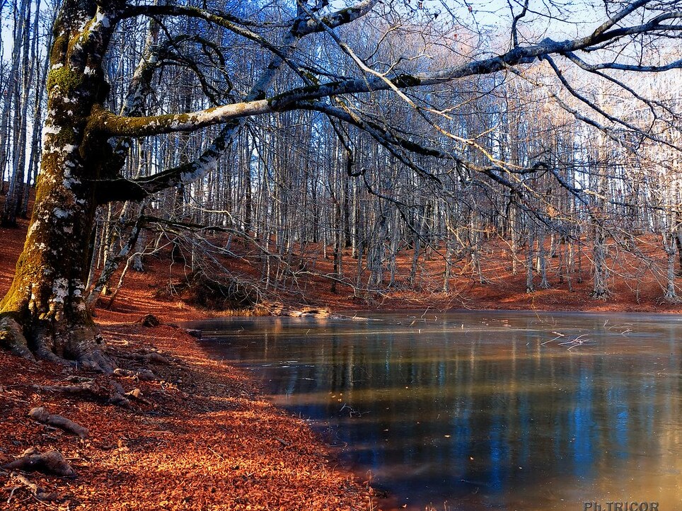 Lake bi gizon - Lago dei Due Uomini | Secret World Trip Planner