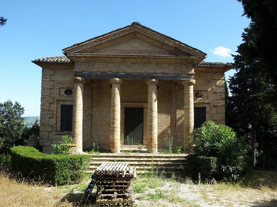 Pelagallo Castle र Monte Vidon Combatte