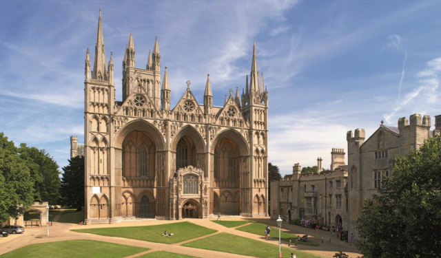 Peterborough katedrala - Minster Precinct | Secret World Trip Planner
