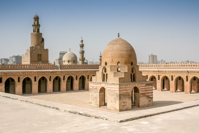 La Mezquita de Ibn Tulun, situada en El  ...
